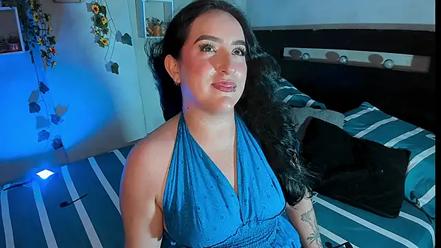 Snapshot of Cherry_jhoana chatting on 03-05-25, 01:42 Cherry jhoana online show from 03-05-25, 01:42