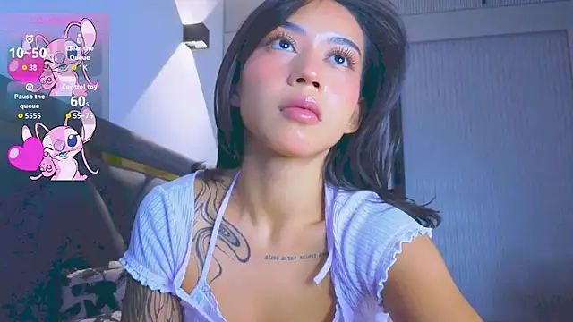 Mia Tin online show from 10-16-25, 01:23