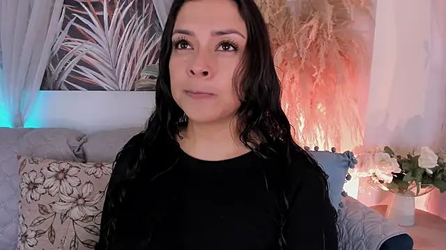 Snapshot of Nicolle_W chatting on 06-26-26, 11:47 Nicolle W online show from 06-26-26, 11:47