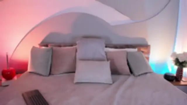 Snapshot of Nicolle_W chatting on 07-01-26, 12:07 Nicolle W online show from 07-01-26, 12:07