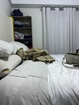 Snapshot of DulceMya6 chatting on 10-19-25, 12:22 DulceMya6 online show from 10-19-25, 12:22