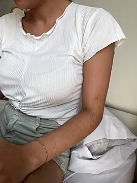 Snapshot of DulceMya6 chatting on 02-10-26, 07:51 DulceMya6 online show from 02-10-26, 07:51