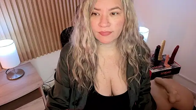 MarianL0ve online show from 01-13-26, 10:31