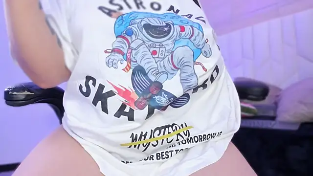 io chie  online show from 12-03-25, 04:09