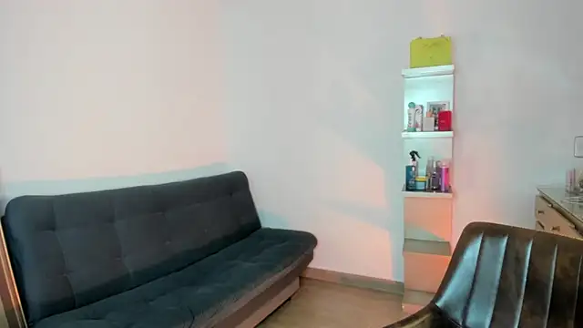 Snapshot of emma_rules99 chatting on 09-25-25, 05:11 emma rules99 online show from 09-25-25, 05:11