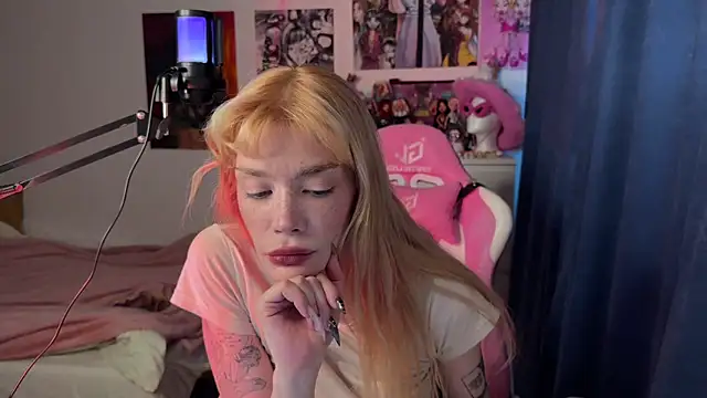 Snapshot of boobsybootie chatting on 12-05-24, 12:33 boobsybootie online show from 12-05-24, 12:33