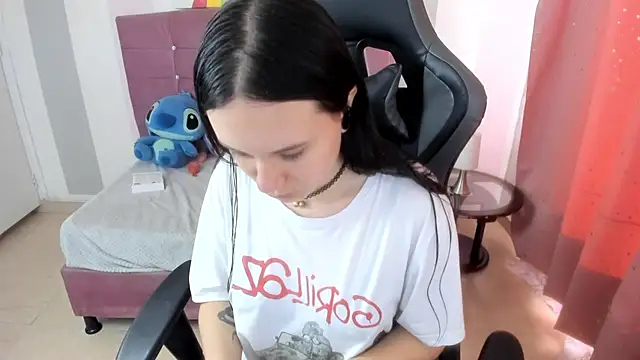 Snapshot of Wanda_sg chatting on 07-11-26, 02:53 Wanda sg online show from 07-11-26, 02:53
