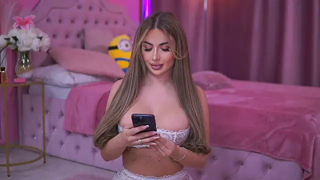 Snapshot of AshleySinn chatting on 02-07-25, 07:06 AshleySinn online show from 02-07-25, 07:06