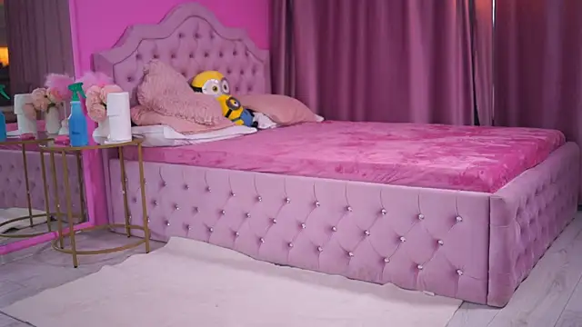 Snapshot of AshleySinn chatting on 10-30-25, 03:24 AshleySinn online show from 10-30-25, 03:24