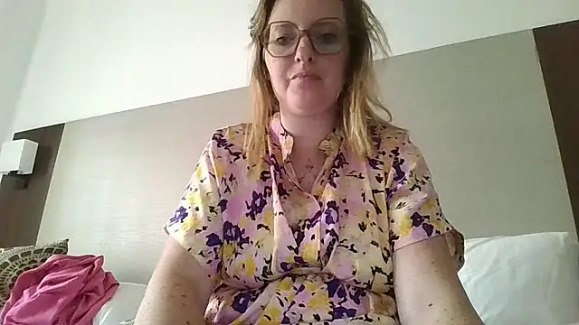 LiquidLeonie online show from 04-08-26, 03:23