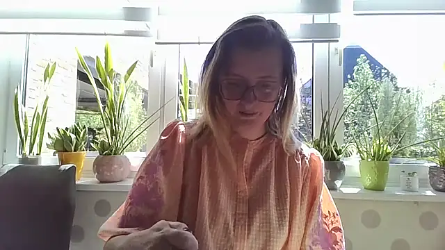 LiquidLeonie online show from 04-22-26, 09:33