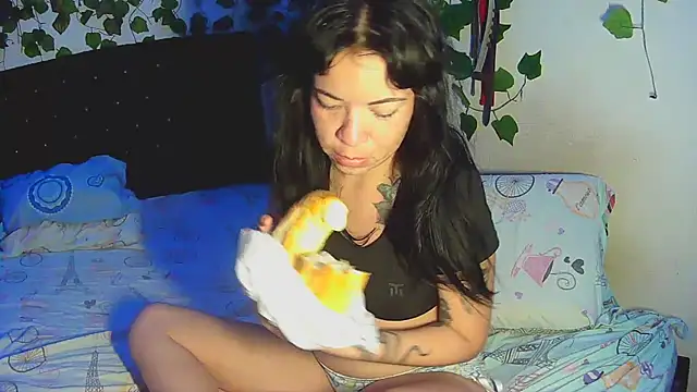 Snapshot of fresa_caliente chatting on 01-28-25, 10:12 fresa caliente online show from 01-28-25, 10:12