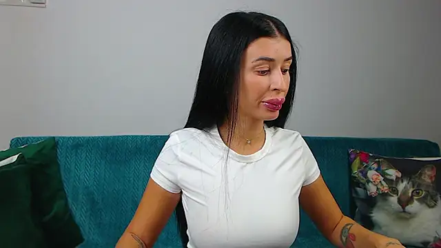 SaraDaisy online show from 09-30-25, 04:56