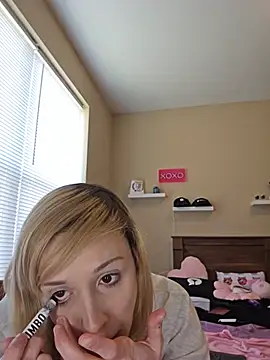 Snapshot of AmethystFoxx chatting on 06-12-26, 05:23 AmethystFoxx online show from 06-12-26, 05:23