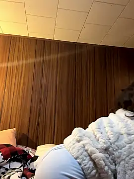 Mini And The Bear online show from 01-13-26, 09:42