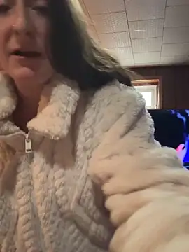 Mini And The Bear online show from 04-18-26, 09:15