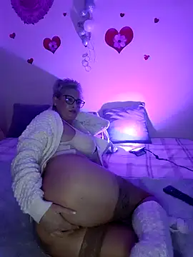 BellaBellaHot online show from 11-01-25, 09:28