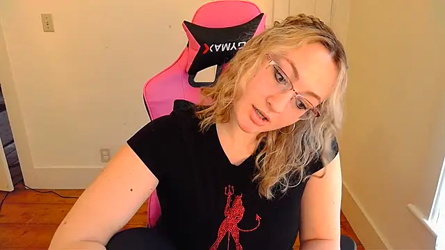 ashleyblaydex online show from 04-12-26, 10:04