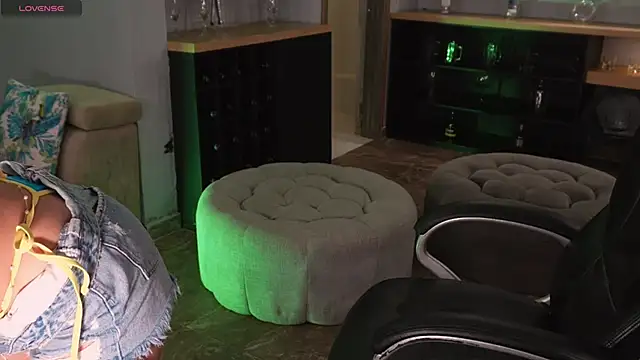 NaomiSainz online show from 11-26-25, 12:50