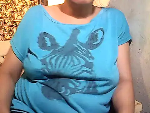 sweetsosie18 online show from 12-19-25, 05:42