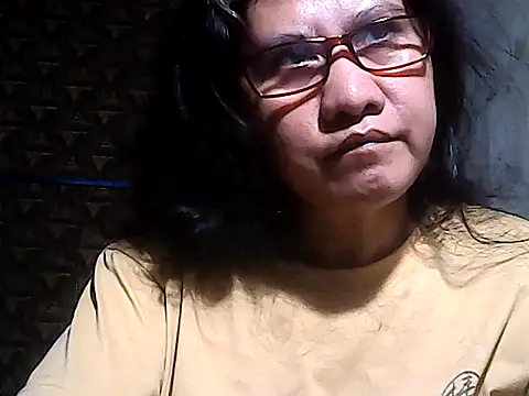 Snapshot of sweetsosie18 chatting on 06-06-26, 01:43 sweetsosie18 online show from 06-06-26, 01:43