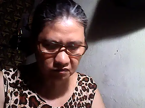 Snapshot of sweetsosie18 chatting on 06-12-26, 05:50 sweetsosie18 online show from 06-12-26, 05:50