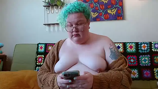 Snapshot of PotOfGreer chatting on 02-08-25, 04:25 PotOfGreer online show from 02-08-25, 04:25