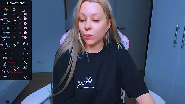 MonaLauu online show from 01-15-25, 11:21