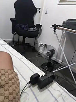 Snapshot of Seu-prazer chatting on 02-10-26, 08:57 Seu-prazer online show from 02-10-26, 08:57