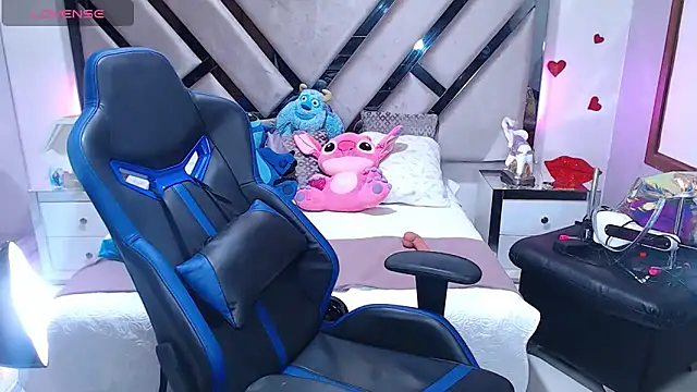 Snapshot of lady_Ary_xx chatting on 12-22-24, 01:23 lady Ary xx online show from 12-22-24, 01:23