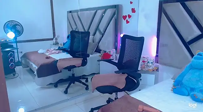 Snapshot of lady_Ary_xx chatting on 03-04-25, 03:44 lady Ary xx online show from 03-04-25, 03:44