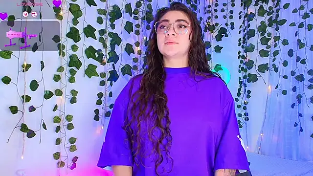 Snapshot of Samii_Evans chatting on 02-11-26, 04:39 Samii Evans online show from 02-11-26, 04:39