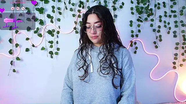 Snapshot of Samii_Evans chatting on 03-06-26, 05:15 Samii Evans online show from 03-06-26, 05:15