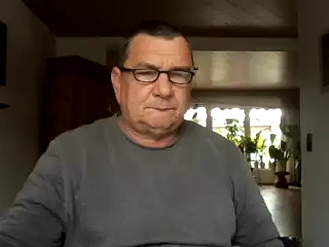 Snapshot of Nobbie444 chatting on 05-16-26, 09:50 Nobbie444 online show from 05-16-26, 09:50