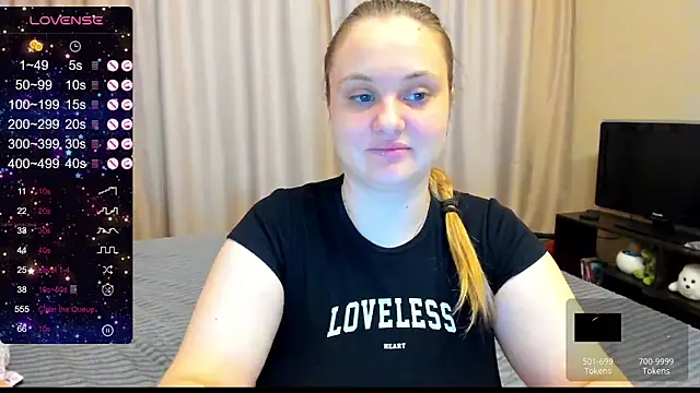 Snapshot of AlanaBrox chatting on 01-14-25, 08:09 AlanaBrox online show from 01-14-25, 08:09