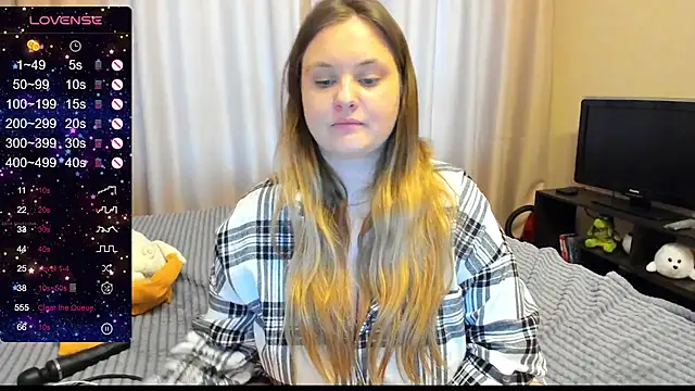 Snapshot of AlanaBrox chatting on 02-12-25, 12:33 AlanaBrox online show from 02-12-25, 12:33