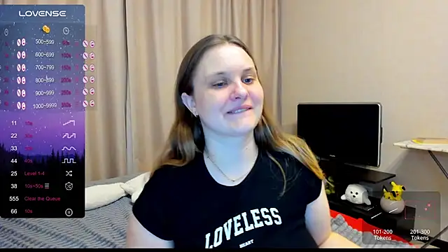 Snapshot of AlanaBrox chatting on 03-20-25, 12:08 AlanaBrox online show from 03-20-25, 12:08