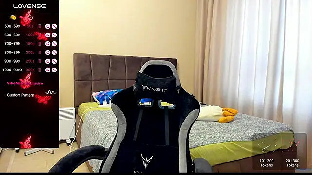 Snapshot of AlanaBrox chatting on 09-17-25, 11:34 AlanaBrox online show from 09-17-25, 11:34