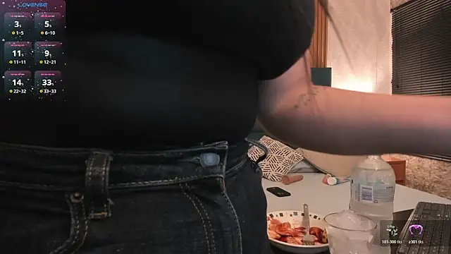 Kareena chopra online show from 10-22-25, 12:38