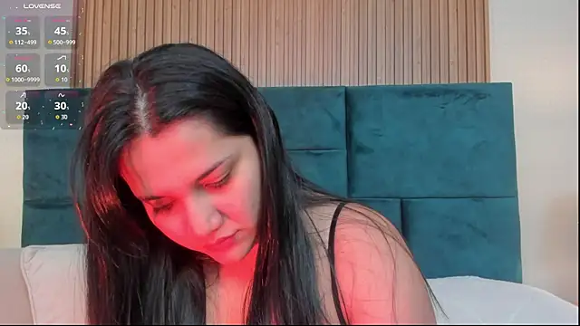 Snapshot of Kareena_chopra chatting on 07-22-26, 12:19 Kareena chopra online show from 07-22-26, 12:19