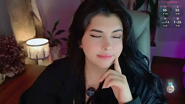 Snapshot of Alyaa_s chatting on 06-14-26, 01:58 Alyaa s online show from 06-14-26, 01:58