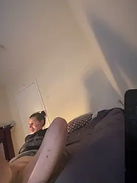 CuzzyB69 online show from 02-21-25, 11:33