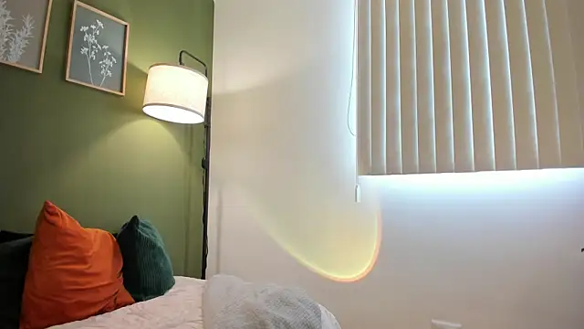 karlye 5 online show from 10-20-25, 12:16