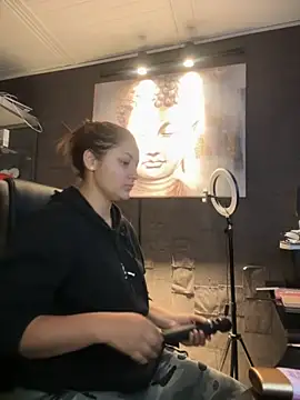 Snapshot of Emiily_W chatting on 10-27-25, 09:35 Emiily W online show from 10-27-25, 09:35