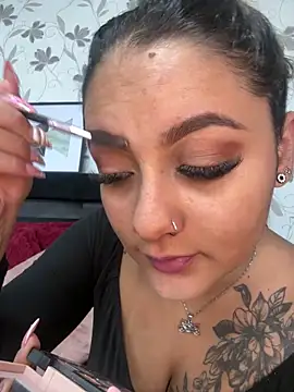 Snapshot of Emiily_W chatting on 12-16-25, 09:25 Emiily W online show from 12-16-25, 09:25