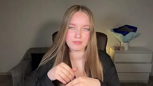 EvaMaddison online show from 04-18-26, 07:58