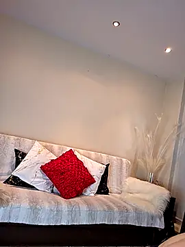 Snapshot of AureliaDoux chatting on 11-12-25, 03:01 AureliaDoux online show from 11-12-25, 03:01