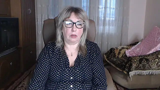 Snapshot of Kallliina chatting on 12-22-25, 08:22 Kallliina online show from 12-22-25, 08:22