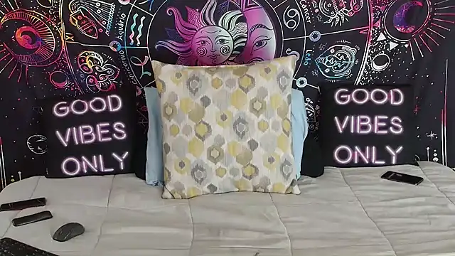 Snapshot of RenaeCumsAlot chatting on 01-31-25, 05:10 RenaeCumsAlot online show from 01-31-25, 05:10