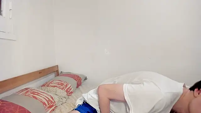 Snapshot of kanatoj chatting on 11-13-25, 01:26 kanatoj online show from 11-13-25, 01:26